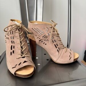 Adam Tucker Women's Lace-Up Leather Peep Toe Heels Boots! 7M